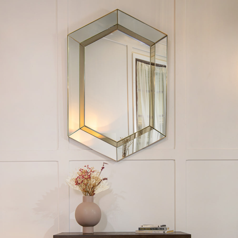 Vera Mirror